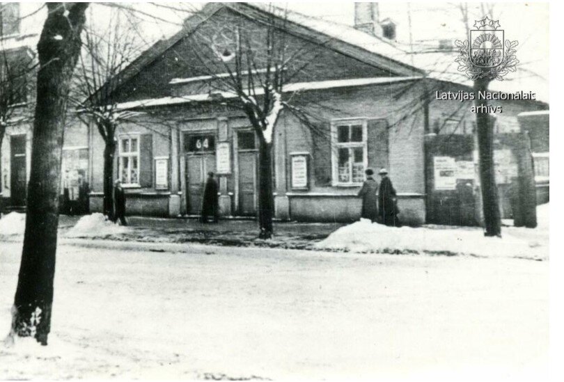 Здание на углу Дерптской и Рыцарской. Фото 1920х годов. LNA