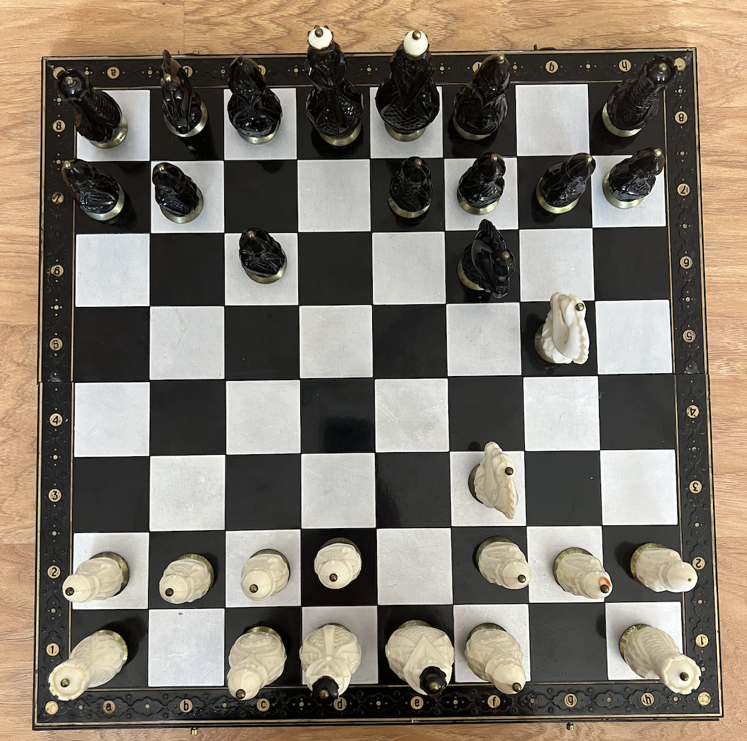 1. e4 с6 
2. кf3 d5
3. кс3 de
4. кe4 кf6
5. кeg5?