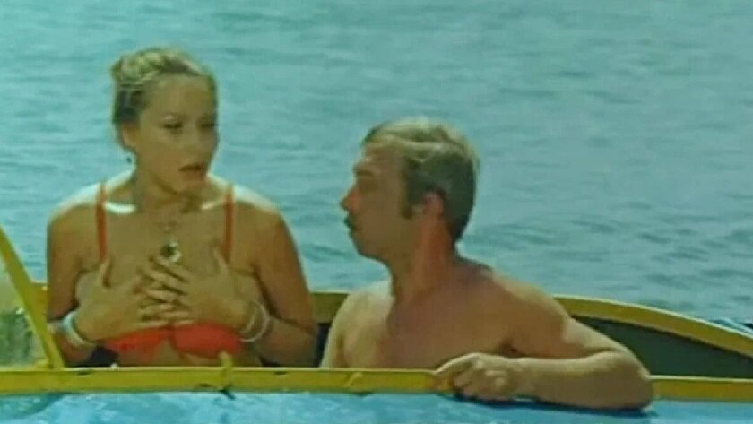 Знаменитый советский кинорежиссер Леонид Гайдай за время своей творческой деятельности снял чуть более 20 художественных фильмов, включая и короткометражные.-8