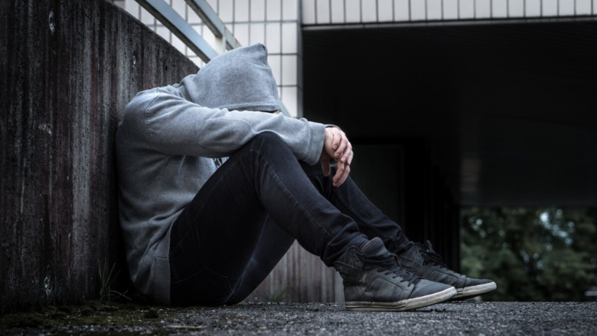 Если бы Вику спросили, что же ей так понравилось в этом парне, она , наверняка, не смогла бы  дать однозначный ответ.