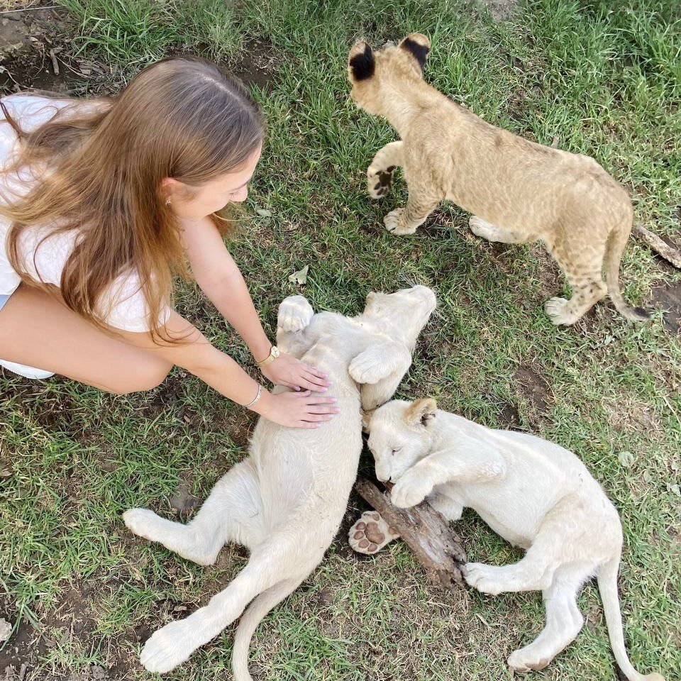 на фото я в ЮАР (города Йоханнесбург и Кейптаун)