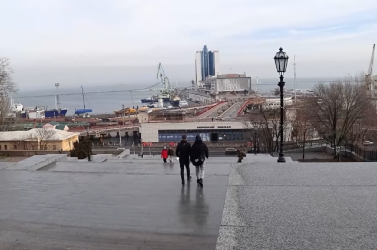    В Киеве заявили, что морской вокзал в Одессе «фактически уничтожен»