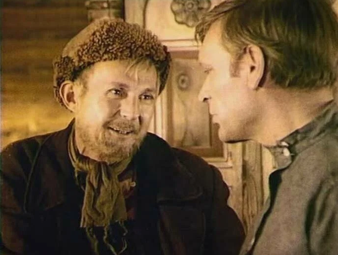 В начале 70-х годов советские зрители увидели многосерийный фильм-сагу под названием "Тени исчезают в полдень".-5