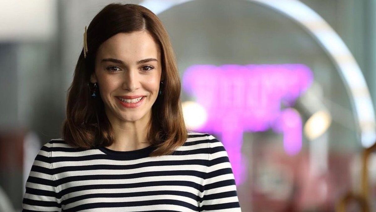 Хафсанур Санджактутан в сериале «Между миром и мной»