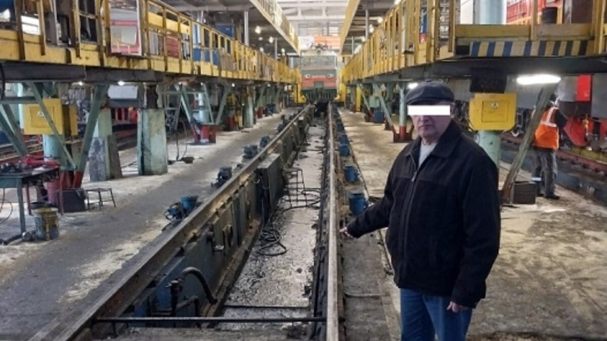     Мужчину задержали на выезде с территории РЖД.