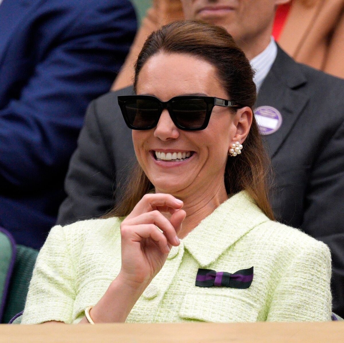 Награды бтс. Пак чимин грустный. Плачущий ветеран. Финал уимблдона 2023. Ветераны плачут.