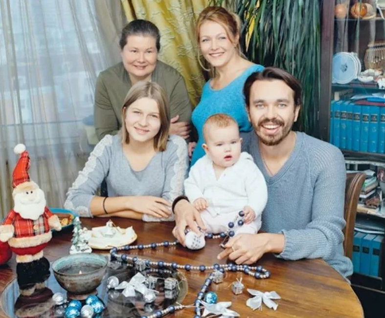 Мария Болтнева- талантливая актриса, режиссер, многодетная мама. Как живёт сейча