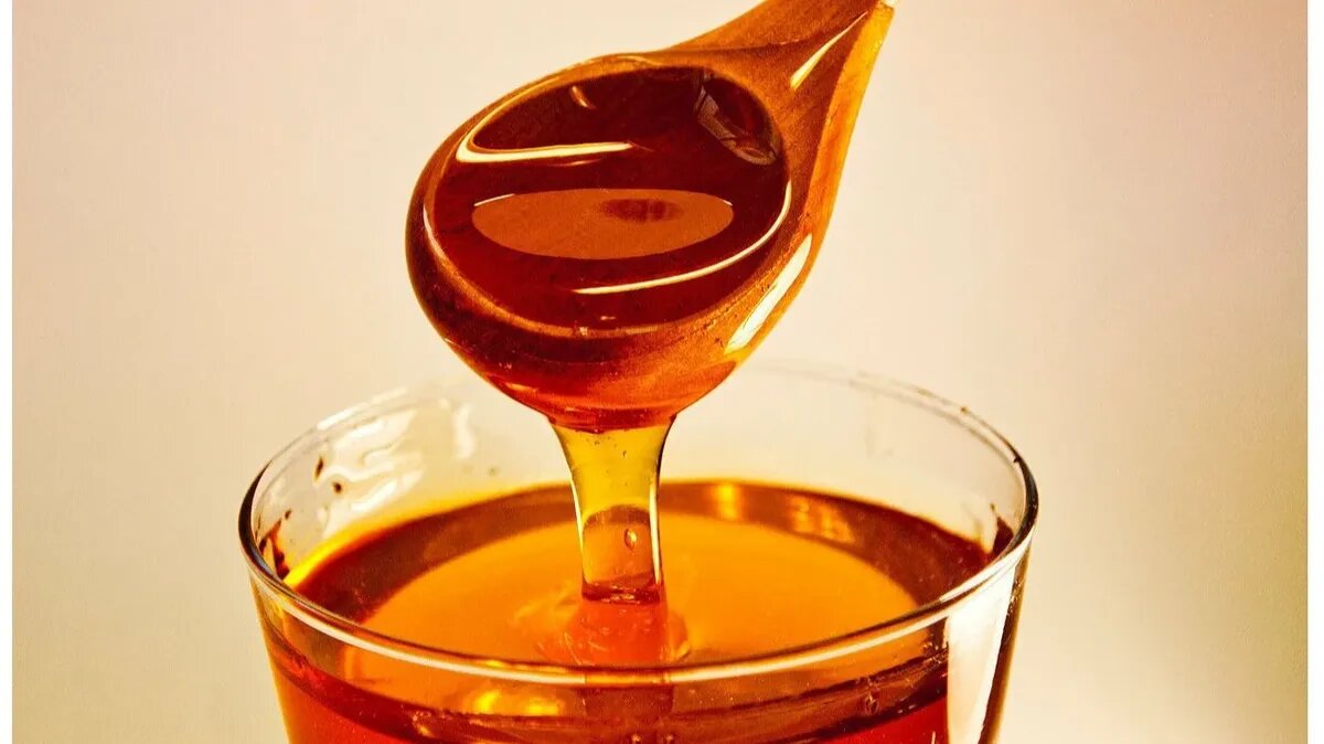 Мед - это не только вкусно, но и очень полезно. Фото: pxhere.com