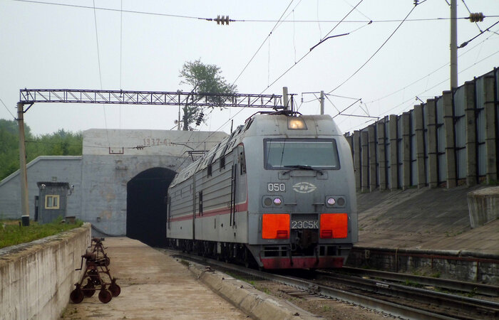  Сегодня будет сложно отыскать жителя Хабаровска, который бы ни разу не слышал про «секретный» железнодорожный тоннель под Амуром.
