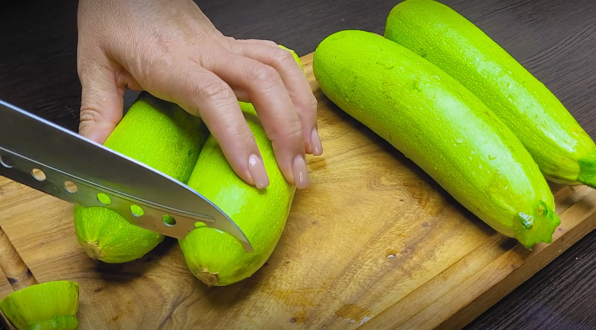Не ожидала, что Испанцы умеют так вкусно готовить наши кабачки. Первый раз увидела этот рецепт и сразу влюбилась (делюсь) Не ожидала, что Испанцы умеют так вкусно готовить наши кабачки. Первый раз увидела этот рецепт и сразу влюбилась (делюсь)