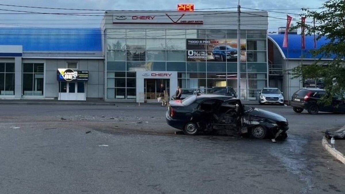 Недалеко от детской площадки на Карагандинской в Оренбурге произошло жуткое  ДТП | 56orb.ru | Дзен