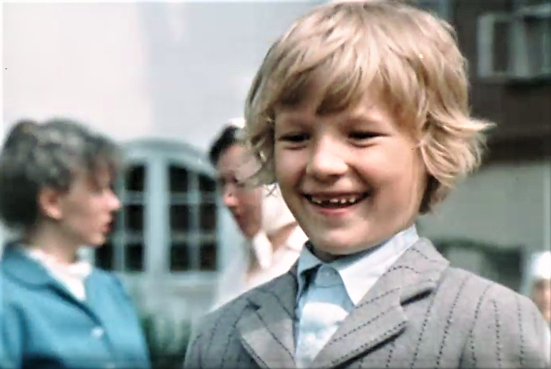 Кадр из фильма "Проделки сорванца" (1985)