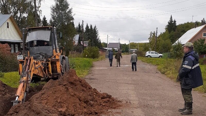     С 1 июля в России действуют новые тарифы на подключение газа и электричества. Стоимость подключения света выросла в 190 раз. Бесплатным газ остается только до границ участка. Дальше фантазиям для сетей нет предела — от 300 тысяч в Московском регионе до 700 тысяч в Екатеринбурге.