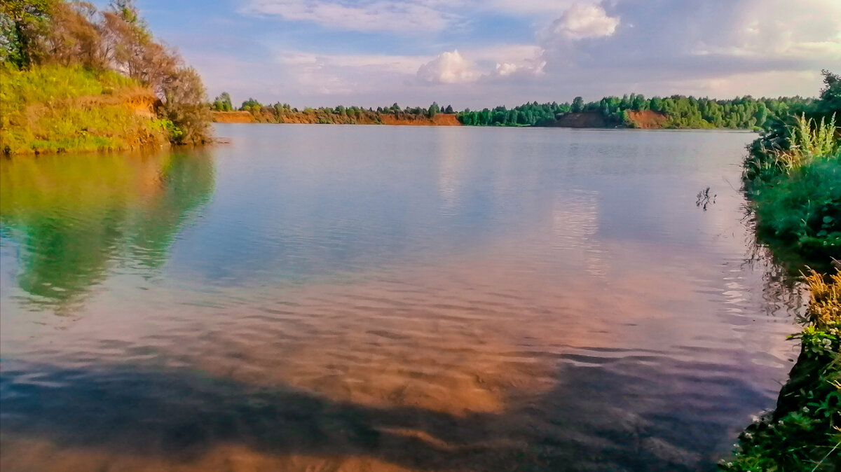 Гладь карьерного озера