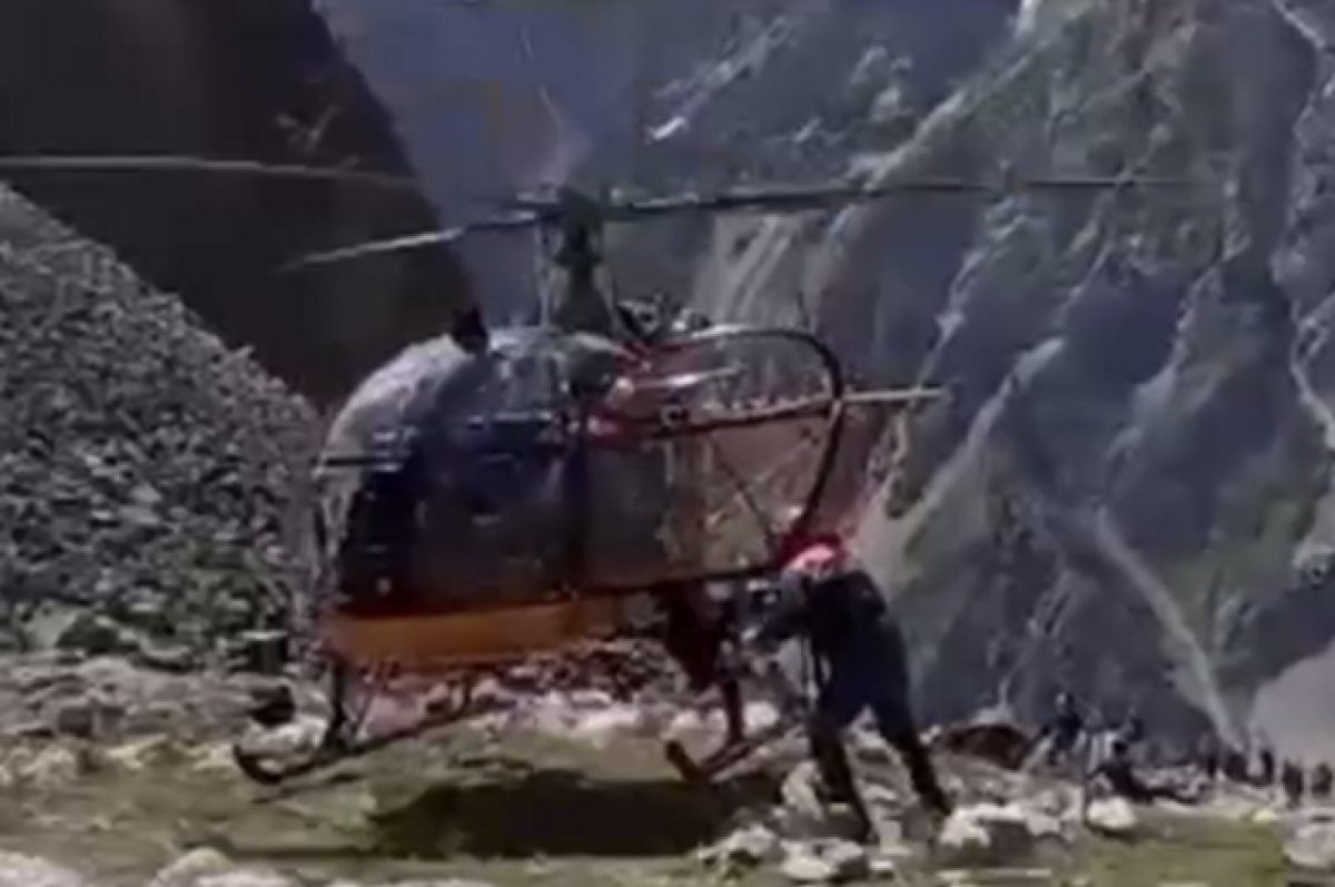    Краснодарского туриста с травмой эвакуировали на вертолёте с горы в КБР