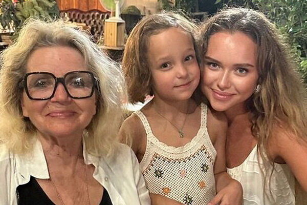 Как лето 2023 проводят Стефания Маликова и Устинья Малинина в Италии - редкие ФОТО