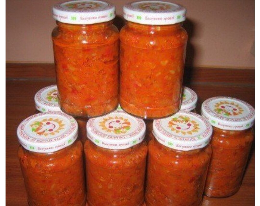 Кабачки икра на зиму. Кабачковая икра в банке. Икра из кабачков на 1 кг. Кабачковая икра гачи. Кабачки 1кг.