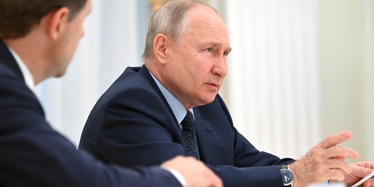Фото: с сайта Кремля (http://static.kremlin.ru/media/events/photos/big2x/M2OQTHbAAgzZhDEVdMWipE1AkmIpzkdF.jpg)