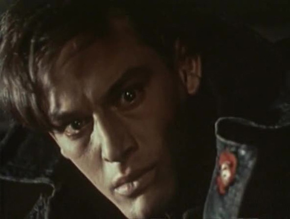 Любимый артист моей молодости... Мужчина!