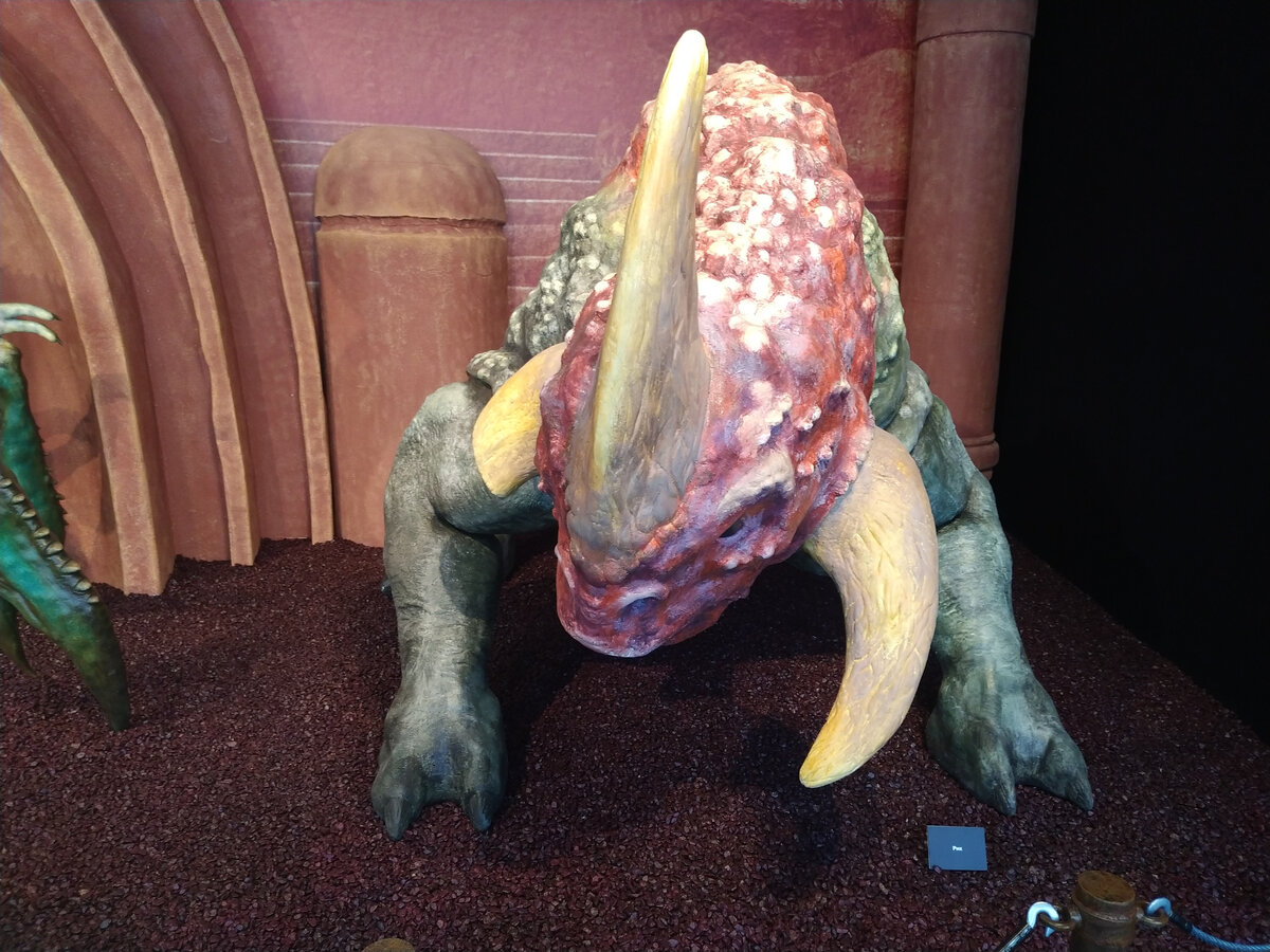 Выставка-косплей "В далекой-далекой галактике" на ВДНХ — монстр из "Атаки клонов"