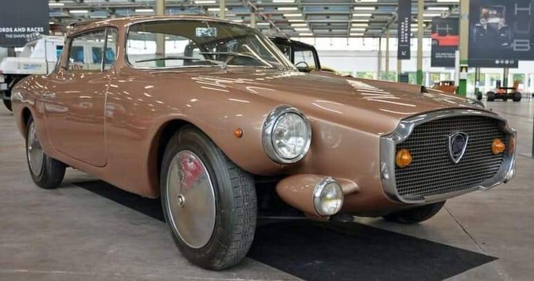Lancia Flaminia авто