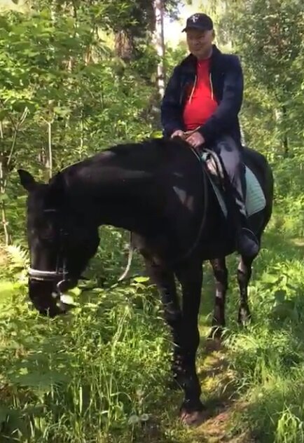 Автор блога на "Вороном коне", но не де Вард, прошу не путать