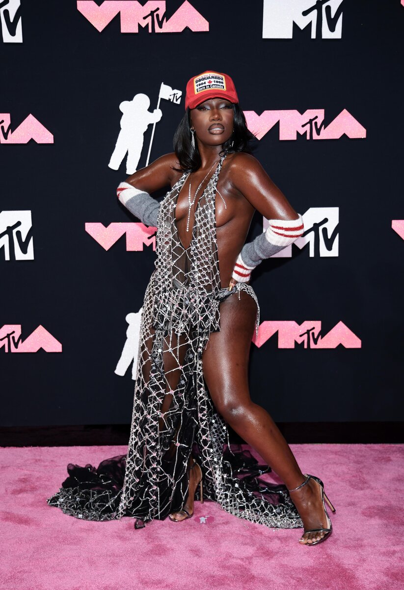 Без стыда: 15 самых «голых» нарядов звезд на красной дорожке MTV Video  Music Awards-2023 | Wday.ru | Дзен