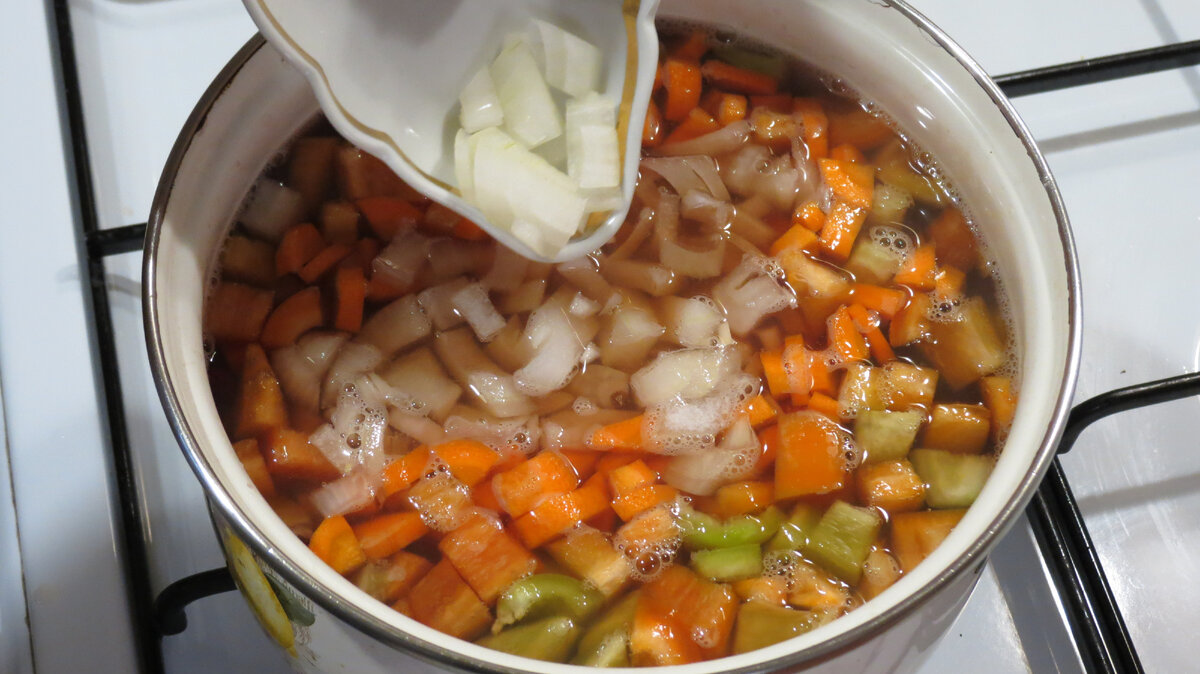 Бобовый суп рецепт классический с фото пошагово Ни грамма мяса, но очень сытно! Овощной суп с фасолью "боб чорба́": классический 