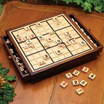 Игра Судоку, как настольная игра, имеет свои корни в головоломке, которая родилась в Швейцарии и Германии в конце 18 и начале 19 веков.-1-3