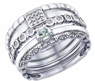 Сет из 5 колец. Можно носить всех вместе или же по отдельности