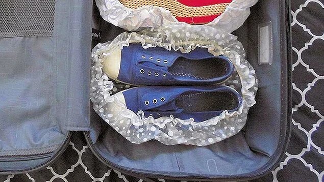 "Мало того, что она будет держать все аккуратно и организованно, так еще и остальная одежда не будет касаться подошвы вашей обуви. Беспроигрышный вариант".