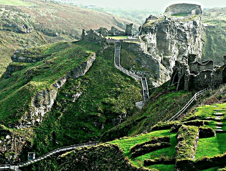 Замок короля бриттов Артура.