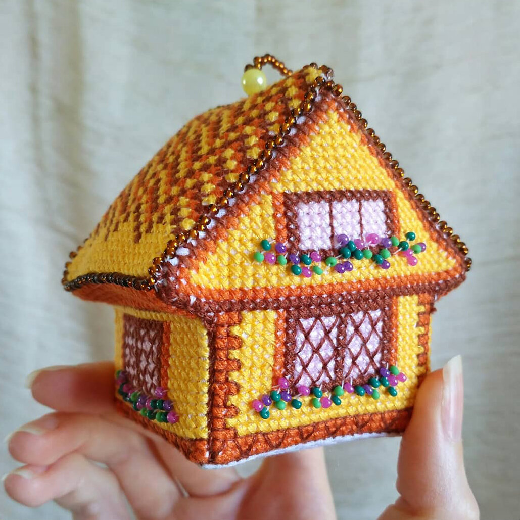 Вышитый домик Zengana