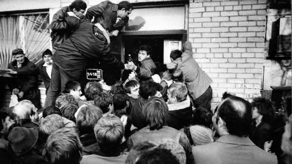 Работа современного продавца принципиально отличается от работы продавца советской эпохи