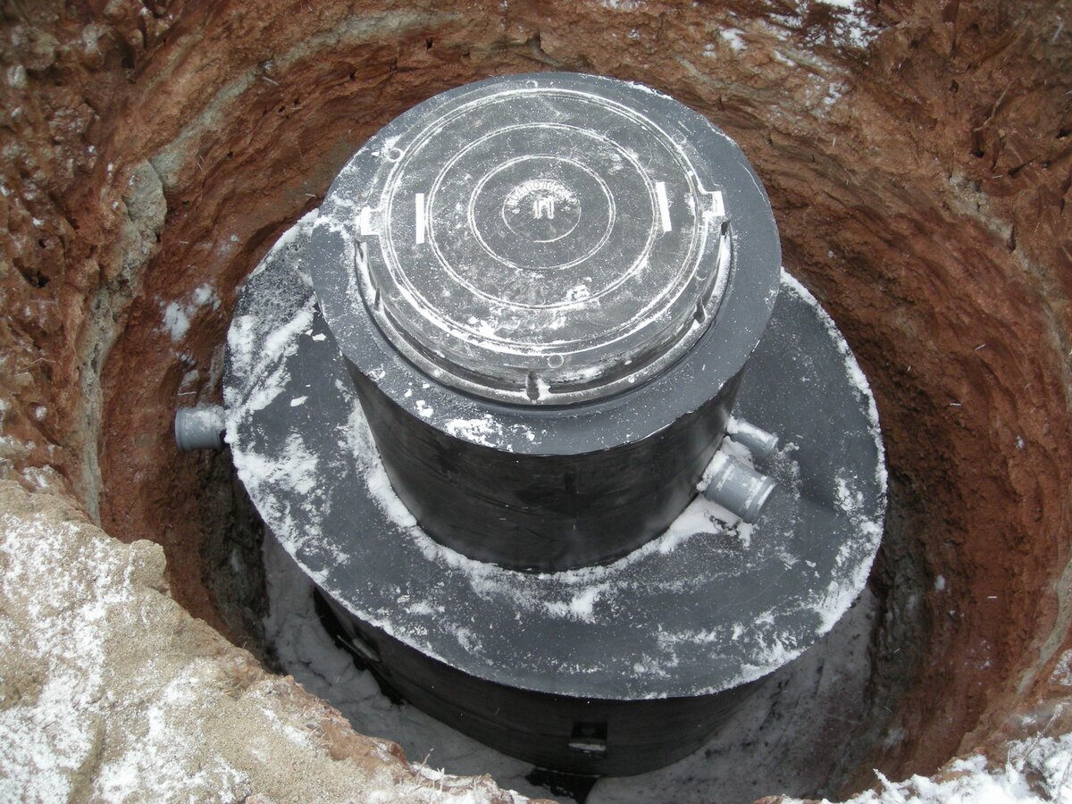 Современный российский пластиковый септик "Крот"