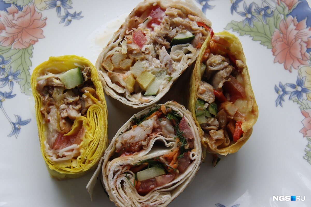 Если нарезать шаурму острым ножом, получится модная закуска для вечеринок