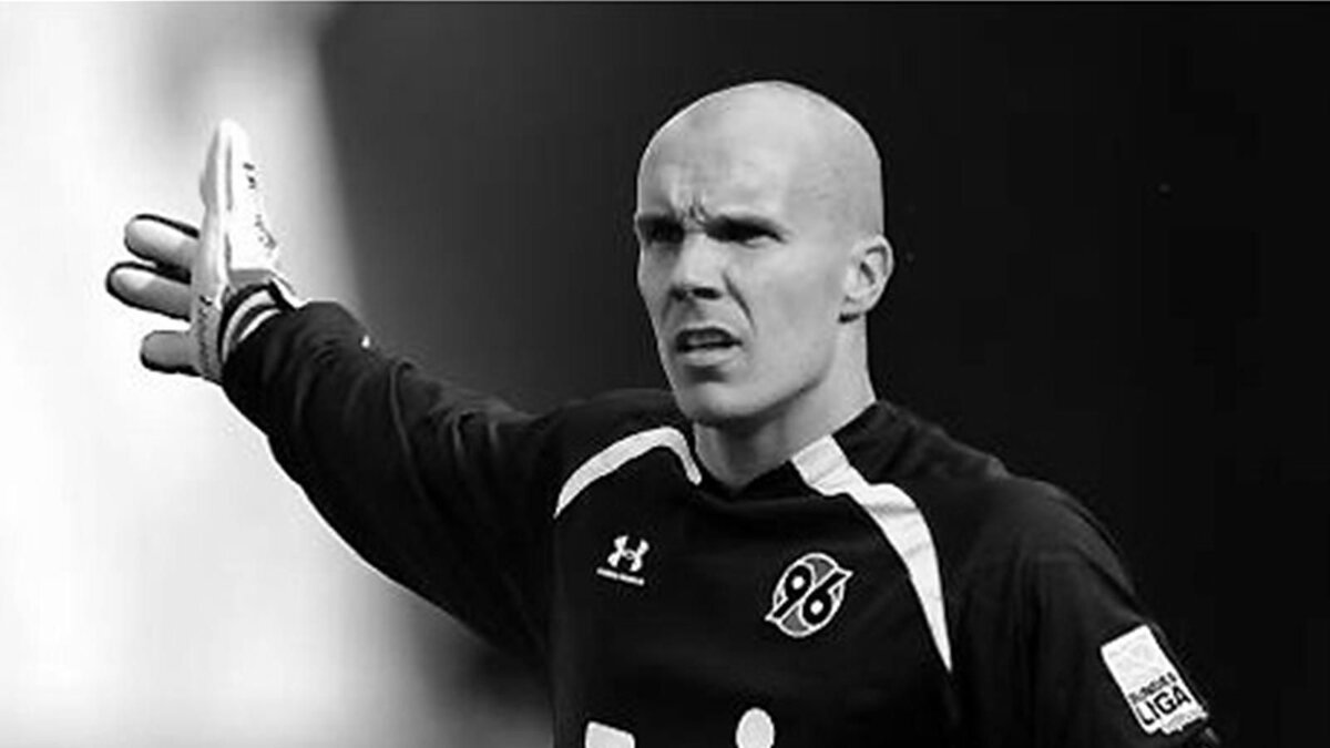 Роберт Энке(1977г-2009г)