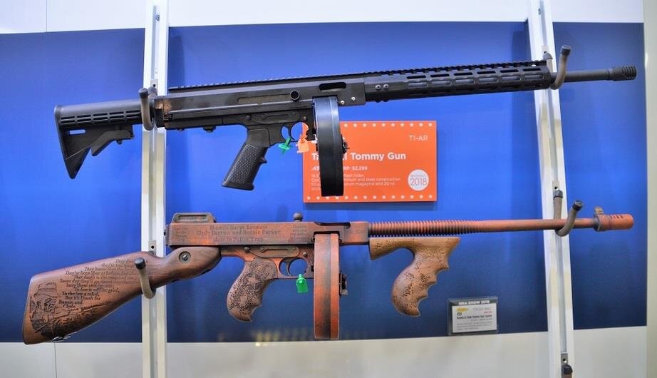 Сравнение старой модели пистолета-пулемета Томпсона с новой