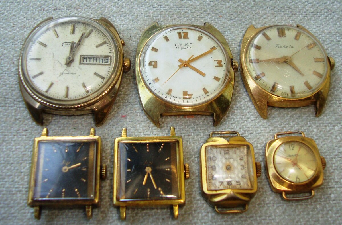 Позолотить корпус часов. Часы СССР позолоченные au20. Золотые часы Poljot 17 квадратные. Часы полет 2200 золотые СССР. Часы полёт СССР 17 камней позолоченные.