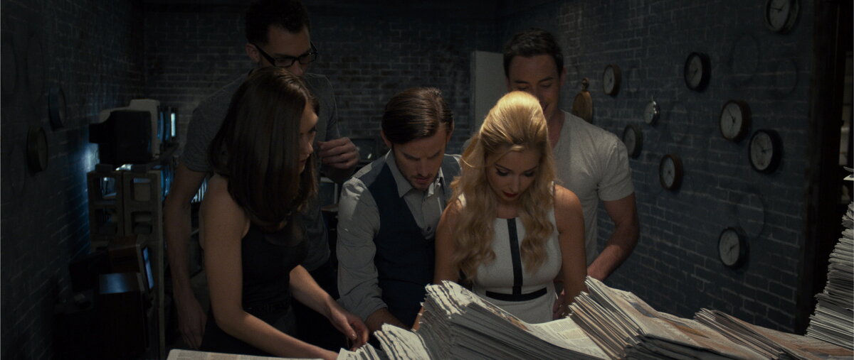 Оригинальное название: "Escape Room"