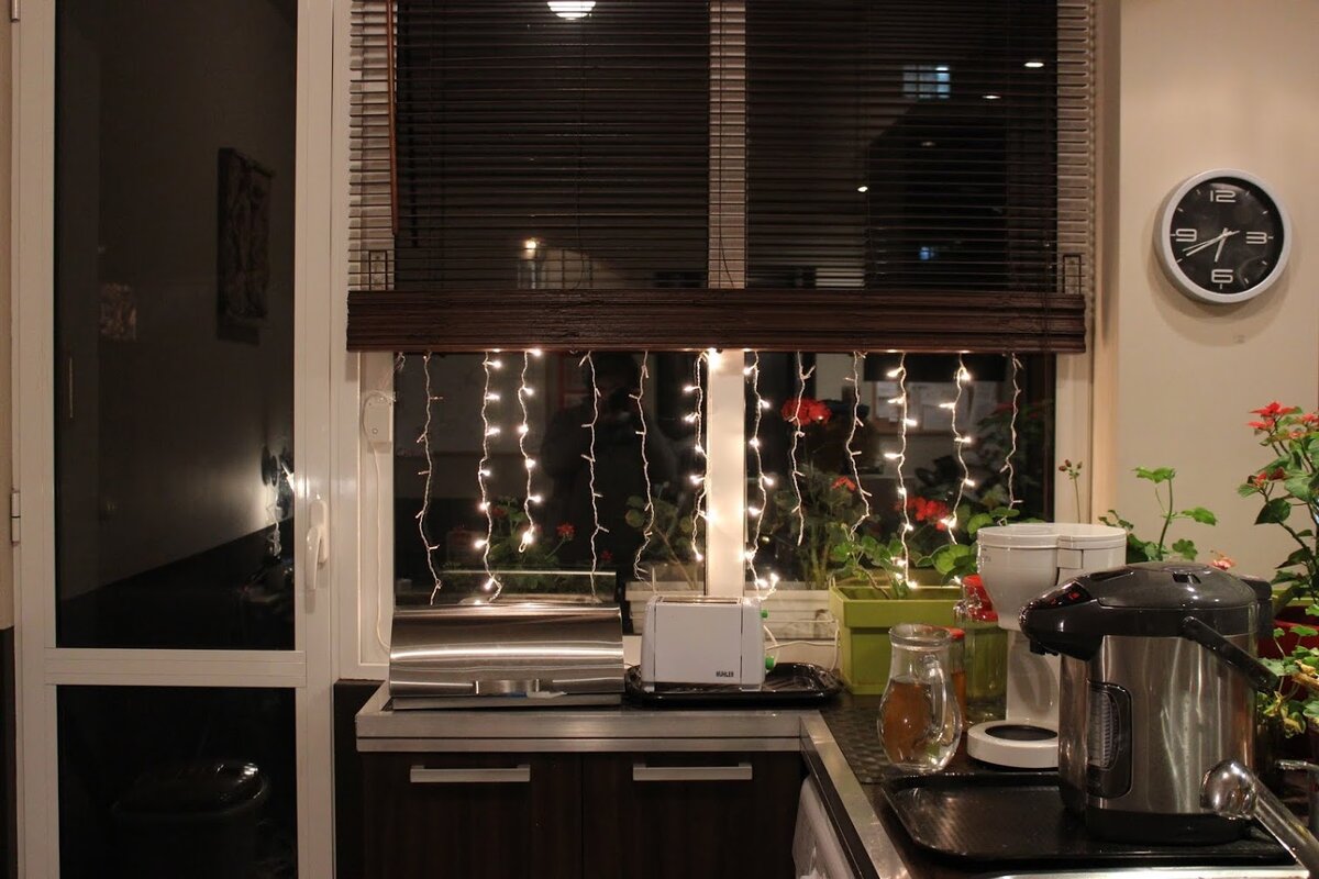 Наша кухня в арендованной квартире - зима. Утром температура воздуха в помещении - 12-13 градусов тепла