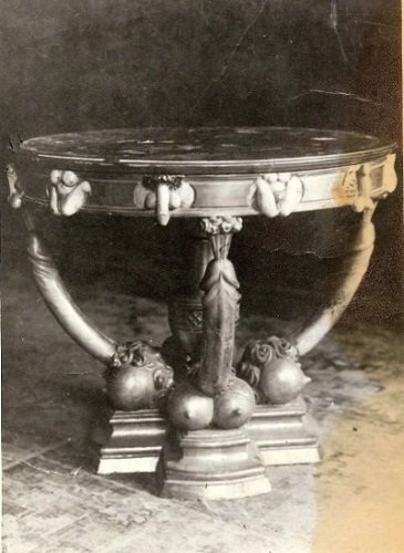 Стол из тайных покоев Екатерины II