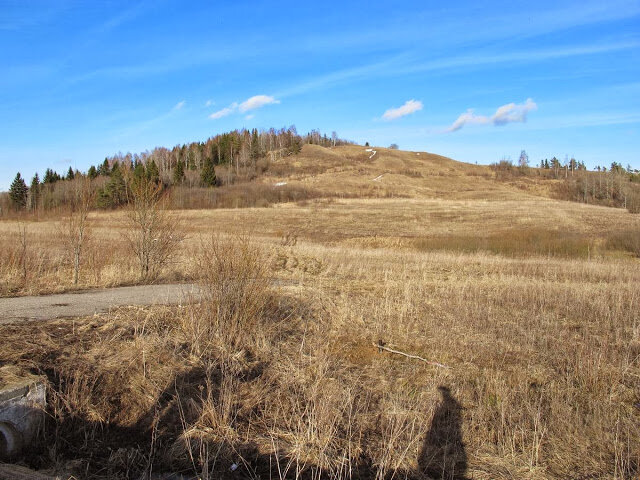 Склон горы Веретье со следами укреплений