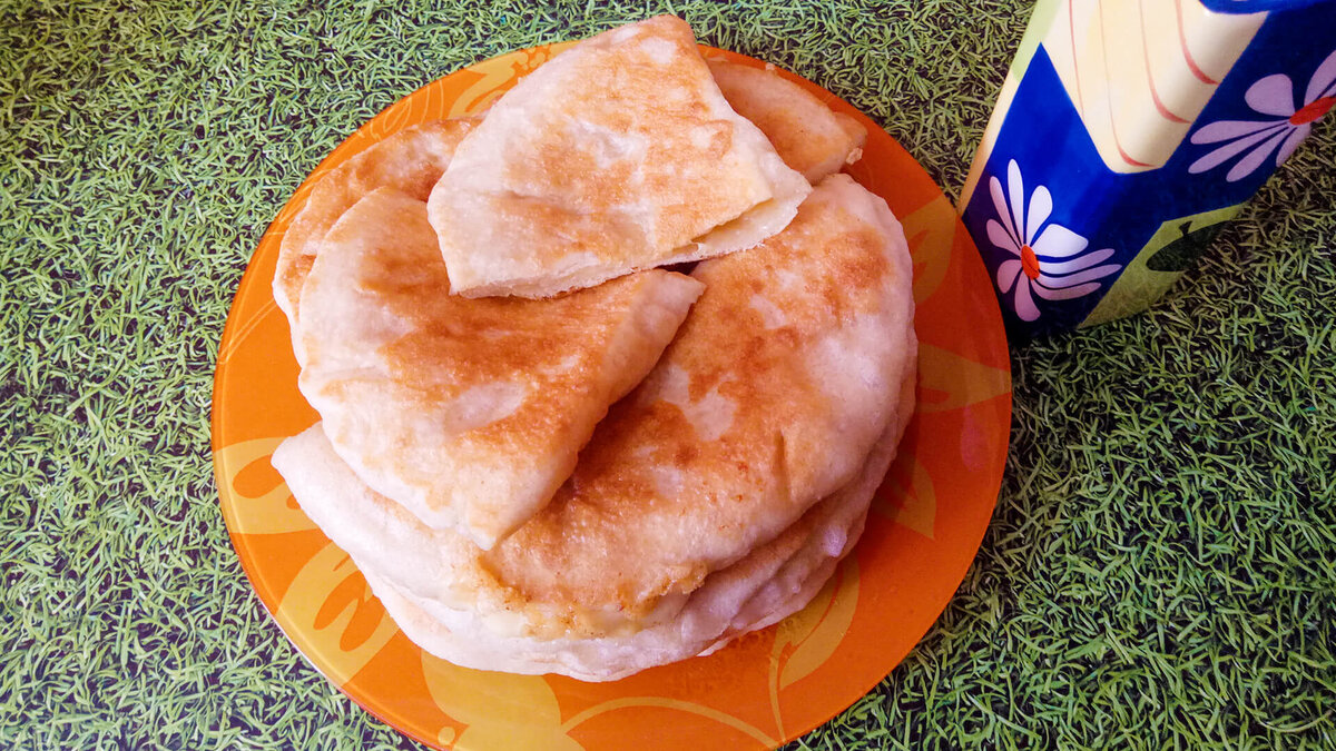 Мой эксперимент с закваской: рецепт сырных лепёшек...