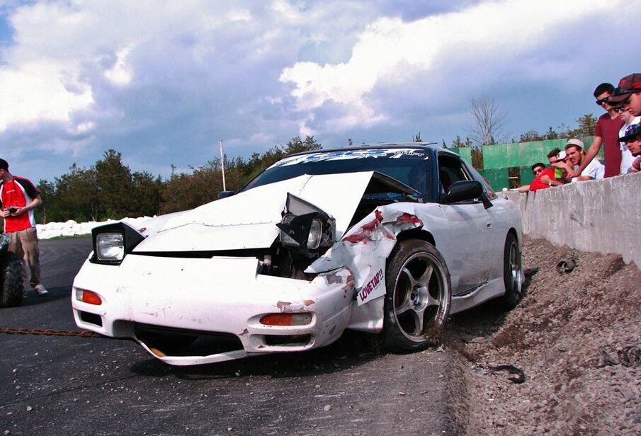 Контакты возможны как с элементами трека, так и с другими машинами. 
Фото: epicspeed.net