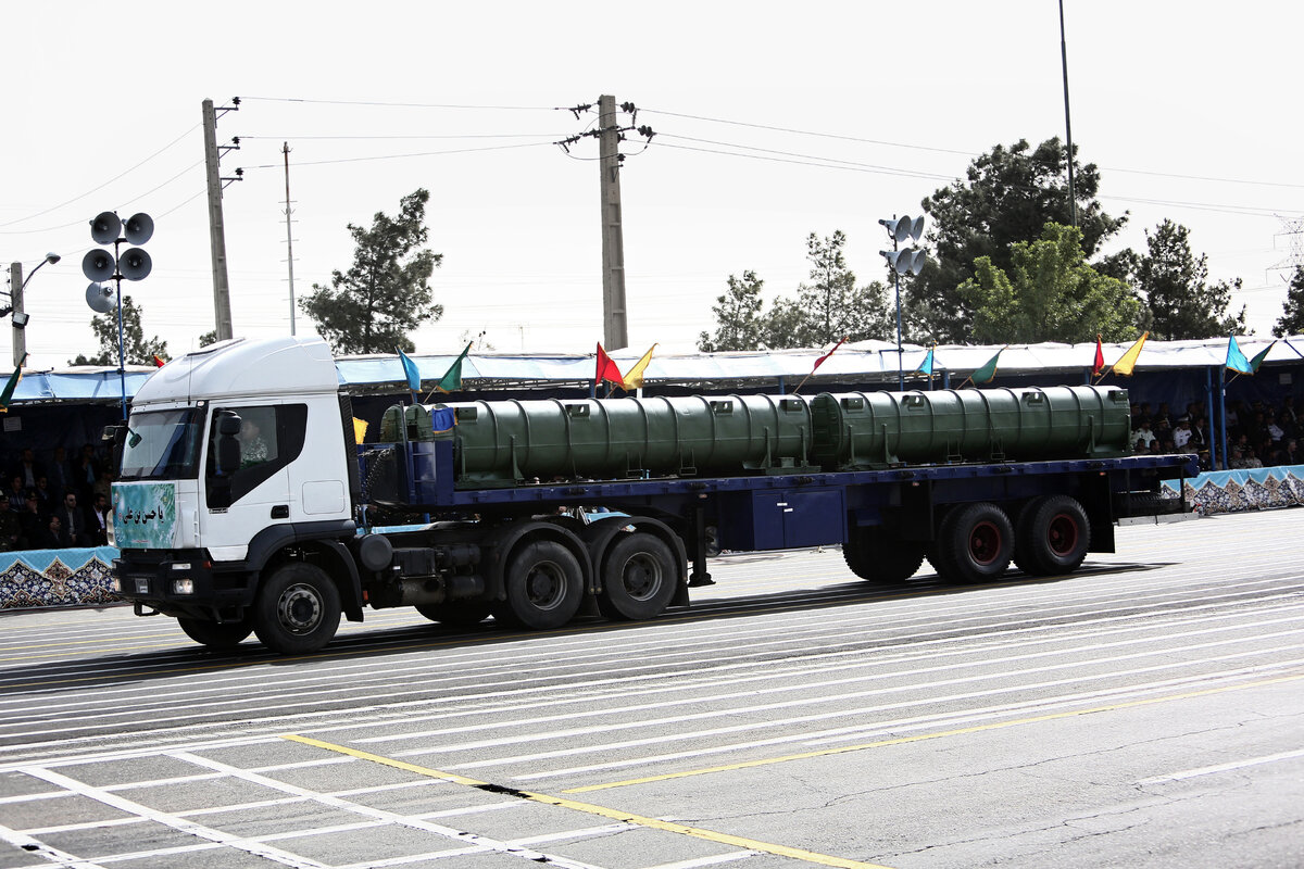 Транспортёр ЗРС Бавар-373. Фото из открытых источников.