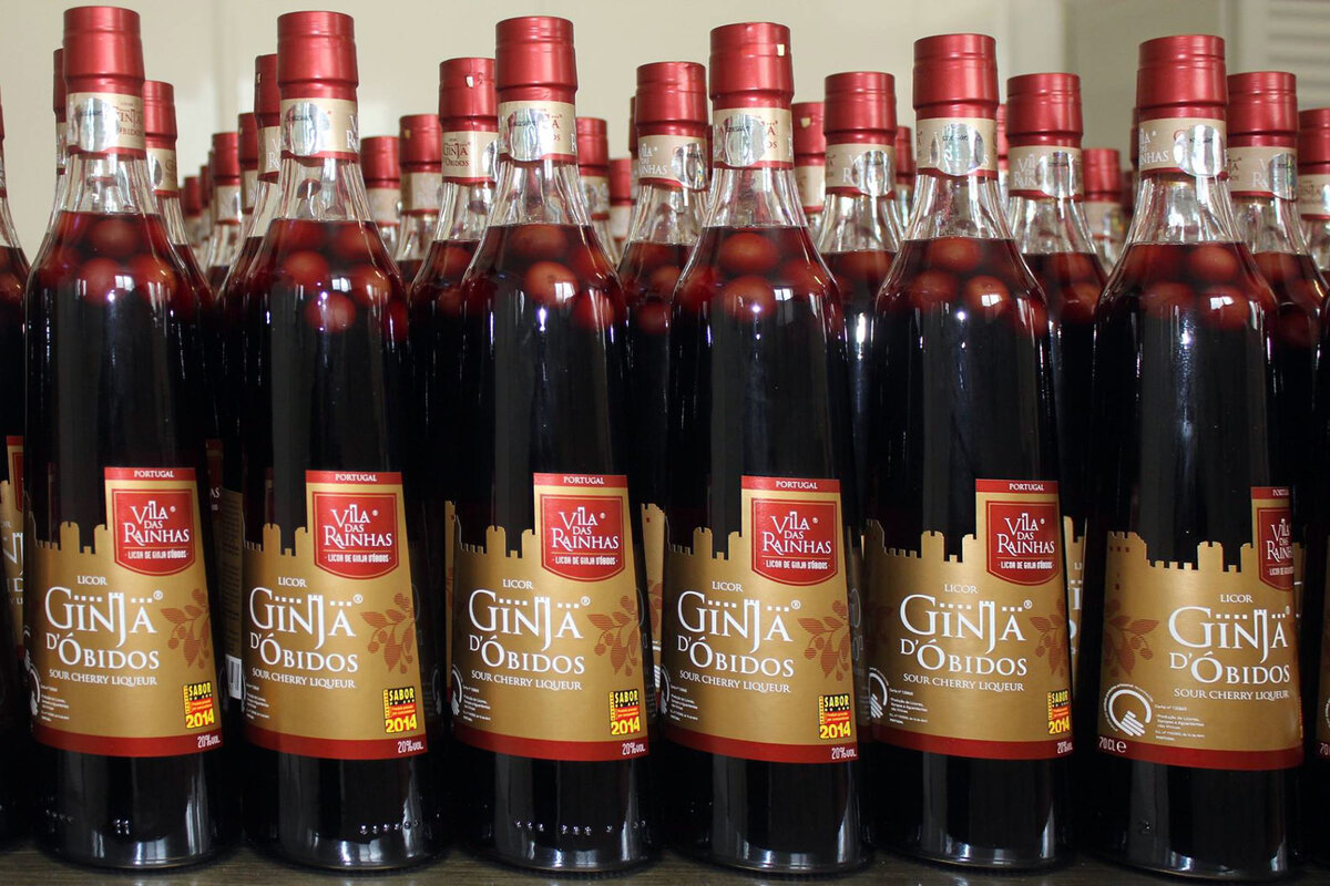 «Жинья» - португальское название вишни сорта Морелло.