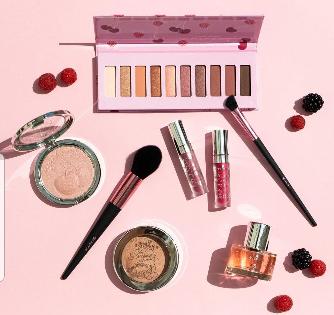 Фото взято с официальной страницы бренда essence 