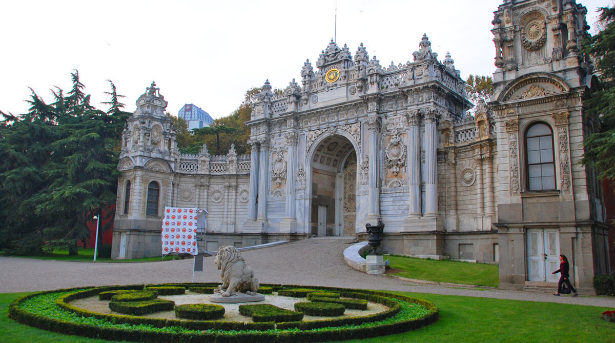 Dolmabahçe Palace Ворота Султана