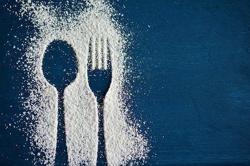 Если весь Вы сдерживали аппетит и ели крайне мало, допустим, всего один  раз, к ночи он может сильно разыграться